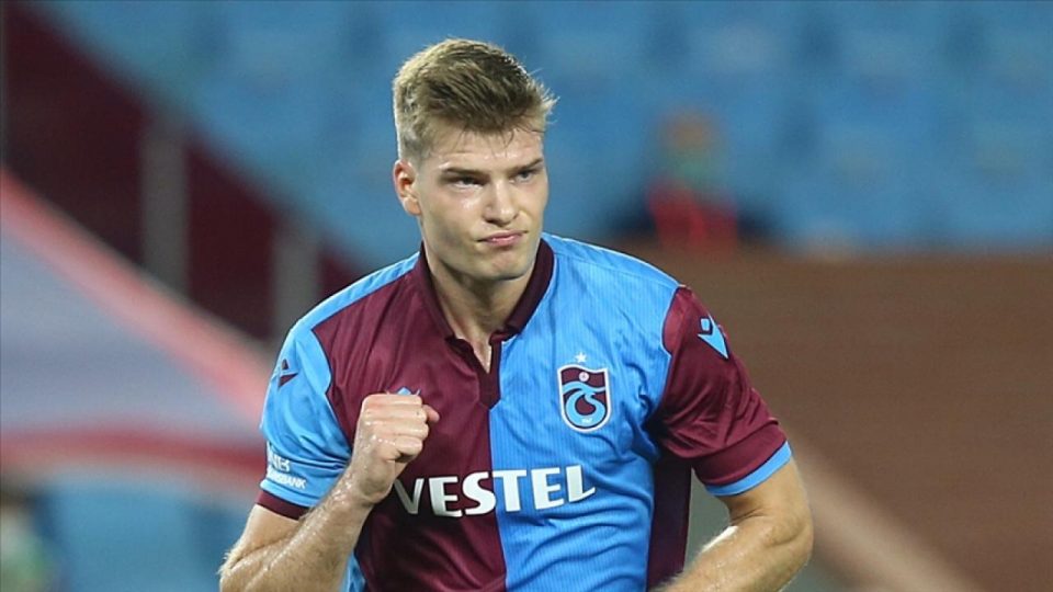 Trabzonspor taraftarlarından Alexander Sörloth atağı