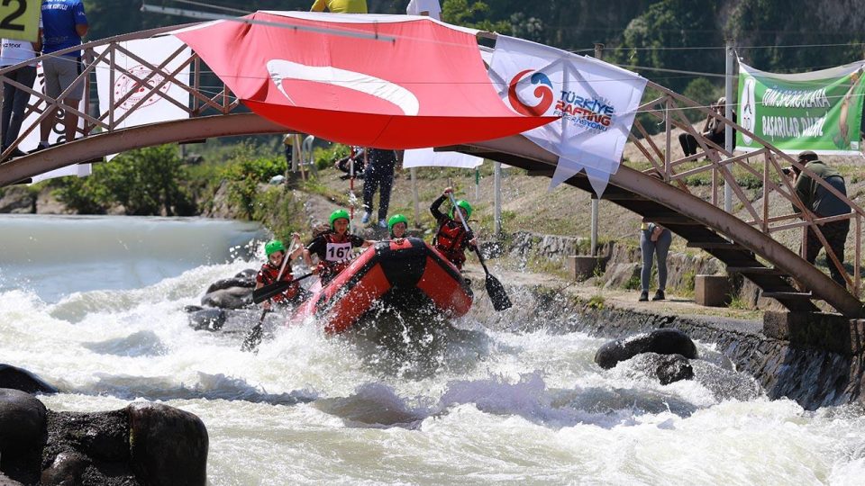 Rafting Şampiyonası Rize’de başladı