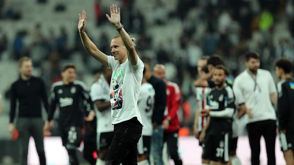 Domagoj Vida Beşiktaş taraftarına veda etti