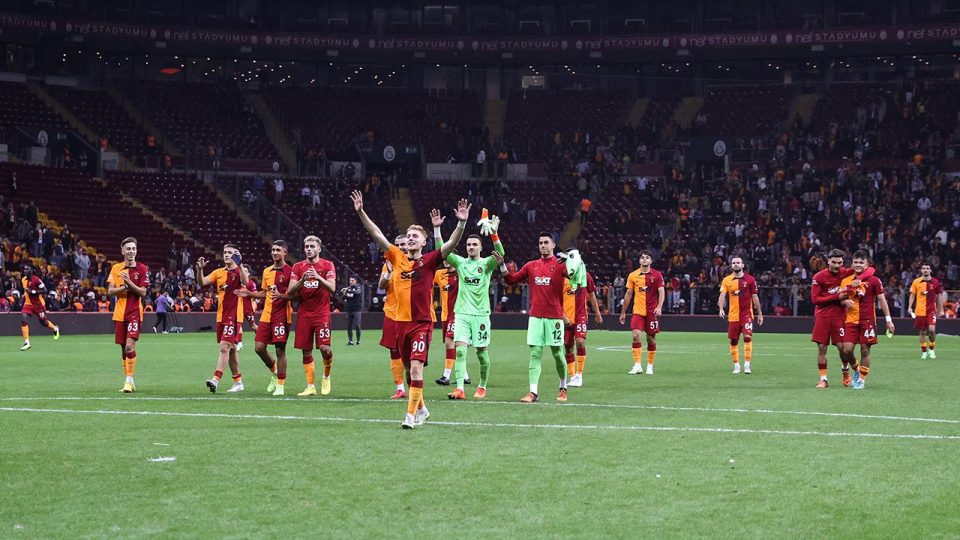 Galatasaray’da Okan Buruk’un eli güçlendi