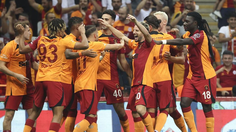 Galatasaray’da zirve hesapları başladı