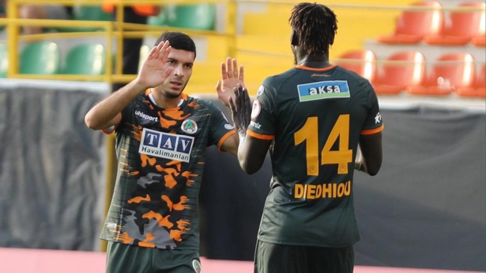 Alanyaspor kupada üç golle turladı