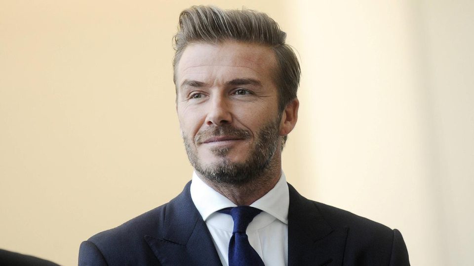 Eski futbolcu David Beckham “Katar’ın Futbol Kaleleri”ni gezdi