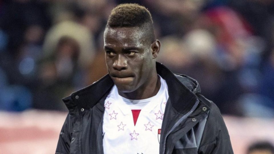 Mario Balotelli uslanmıyor