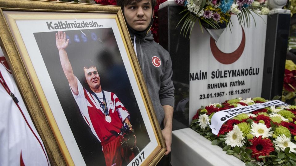 Unutulmaz halterci Naim Süleymanoğlu vefatının 5. yılında anıldı