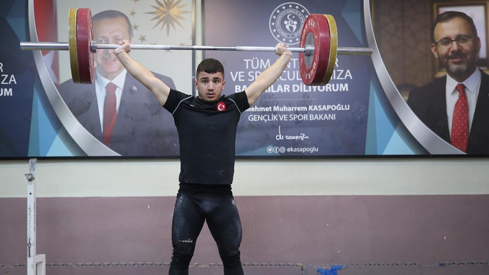 Milli sporcu Yaşar Karaca olimpiyat madalyası hedefliyor