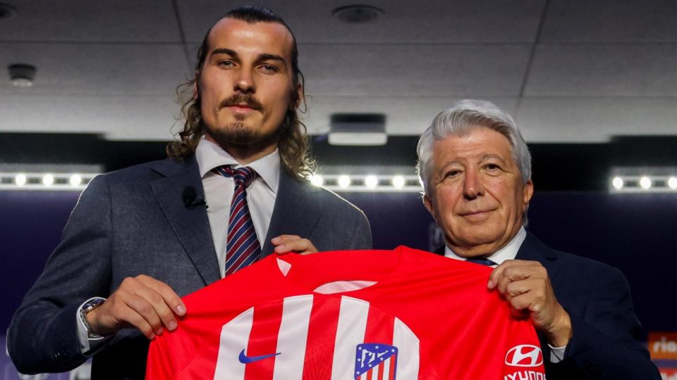 Atletico Madrid milli futbolcu Çağlar Söyüncü’yü basına tanıttı