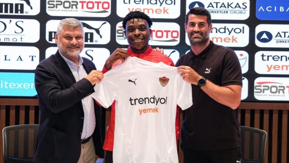 Hatayspor orta saha oyuncusu Fisayo Dele Bashiru’yu transfer etti